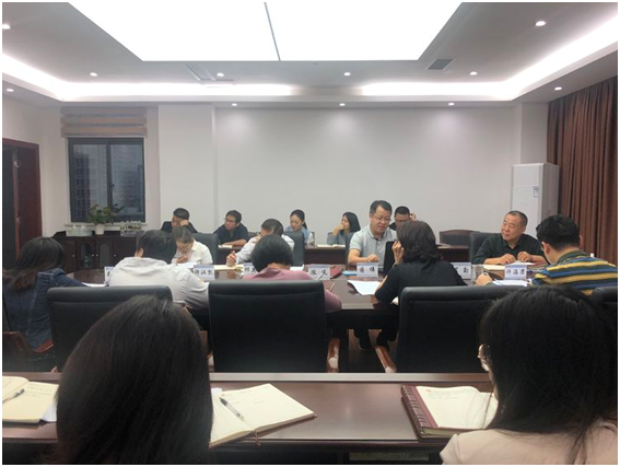 加強(qiáng)學(xué)習(xí)，深入開(kāi)展調(diào)查研究，全面增強(qiáng)擔(dān)保本領(lǐng)——市擔(dān)保公司黨支部書(shū)記上黨課